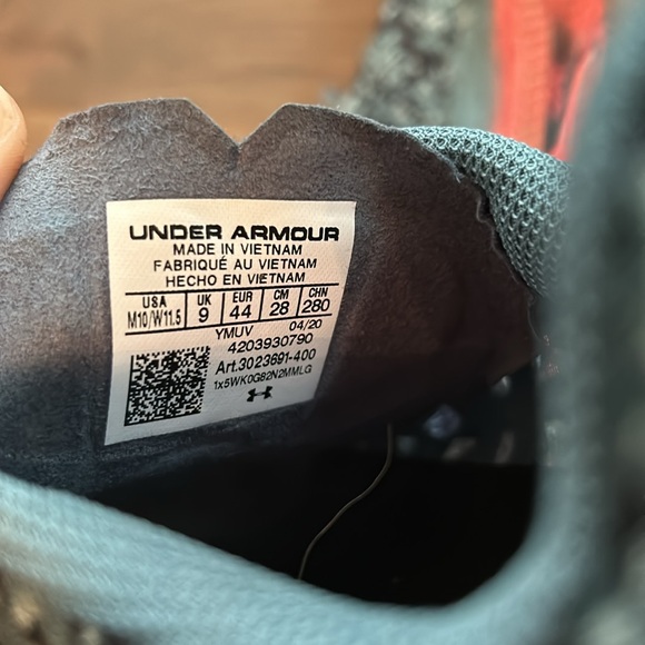 Under Armour Brigade XC Low Spikeless Track Running Shoes - Picture 4 of 5